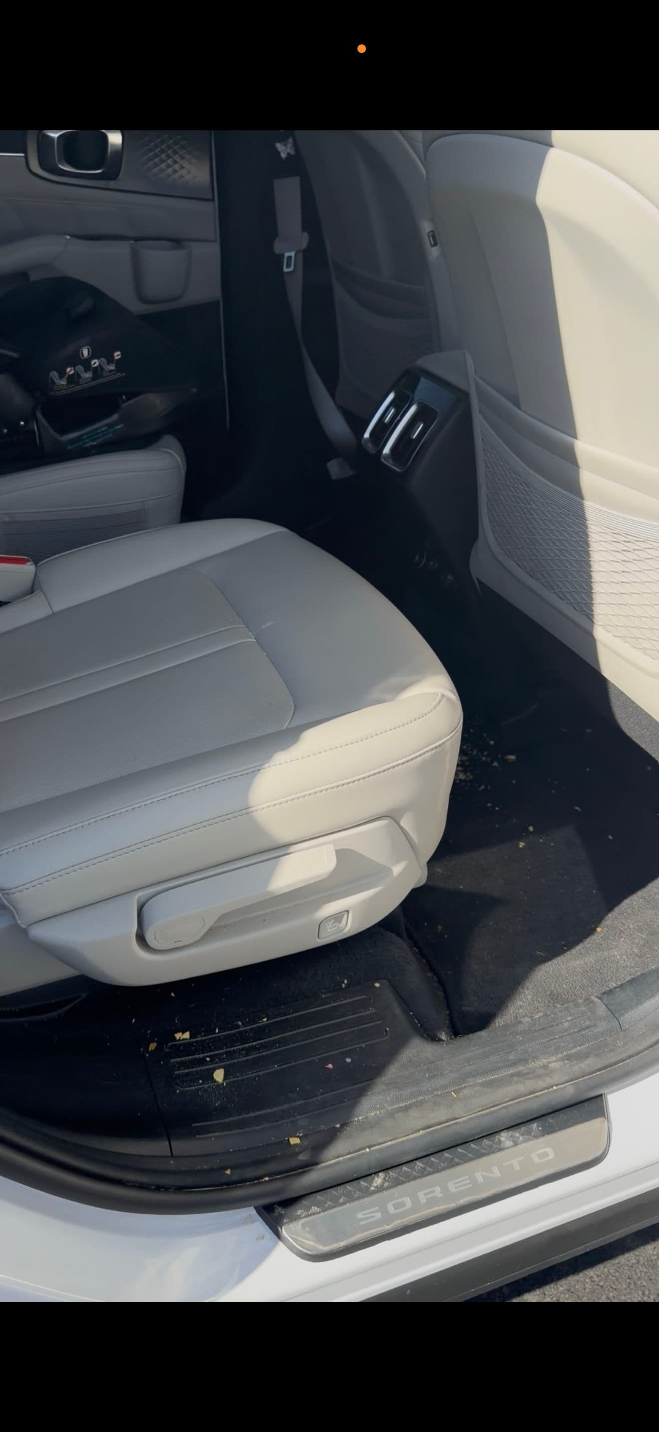 Gallery photos for Kia Sorento Full Interior Detail Before and After: Image #2