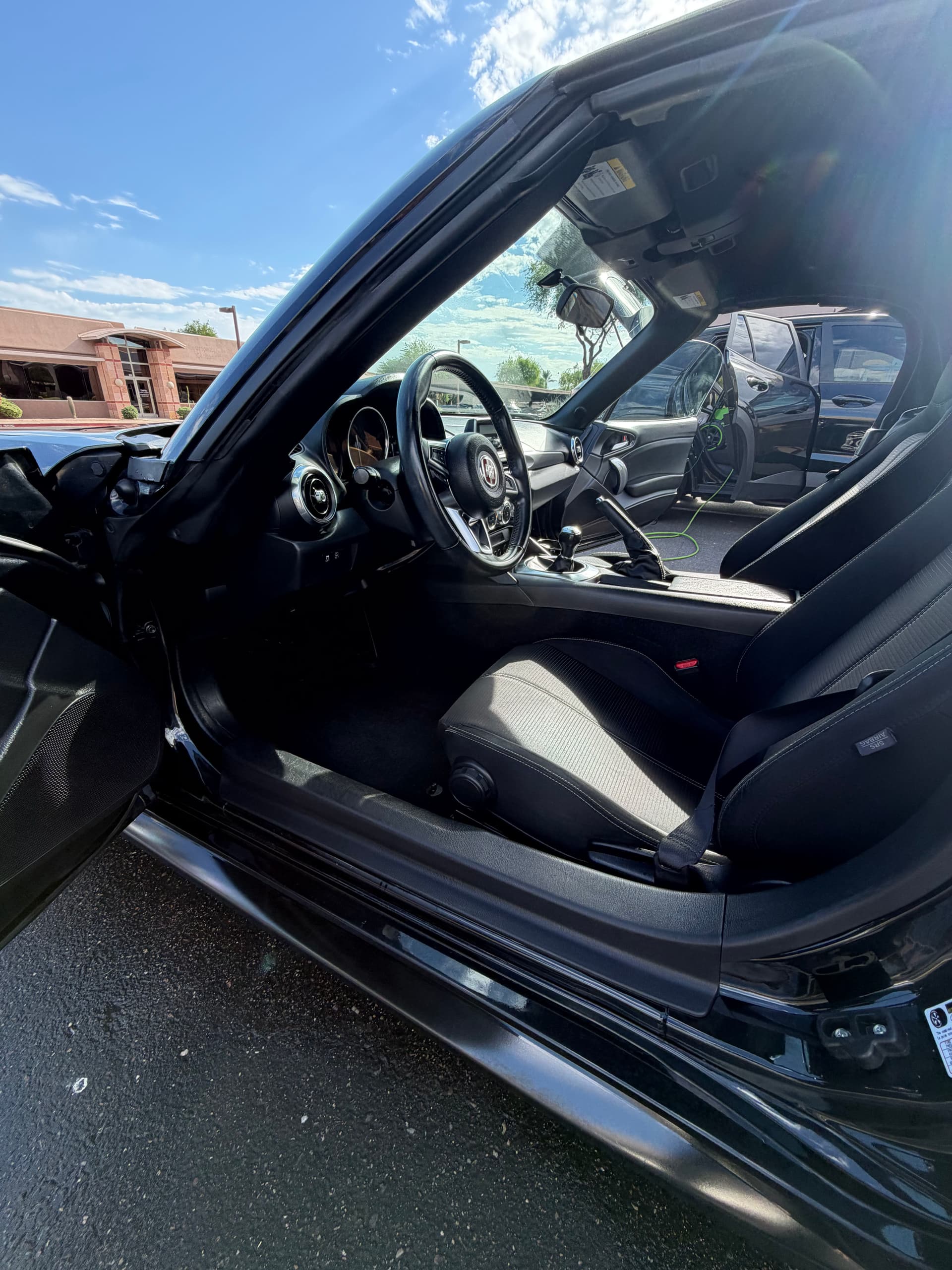 Gallery photos for Fiat 124 Spider Gets a Full Interior and Exterior Reset in Scottsdale: Image #3